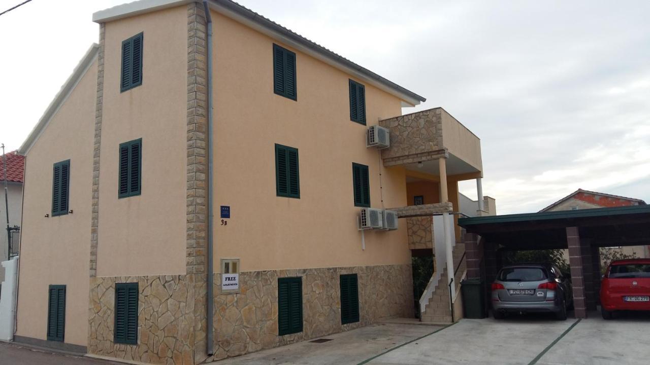 Apartmani Jakovljevic Murter Buitenkant foto