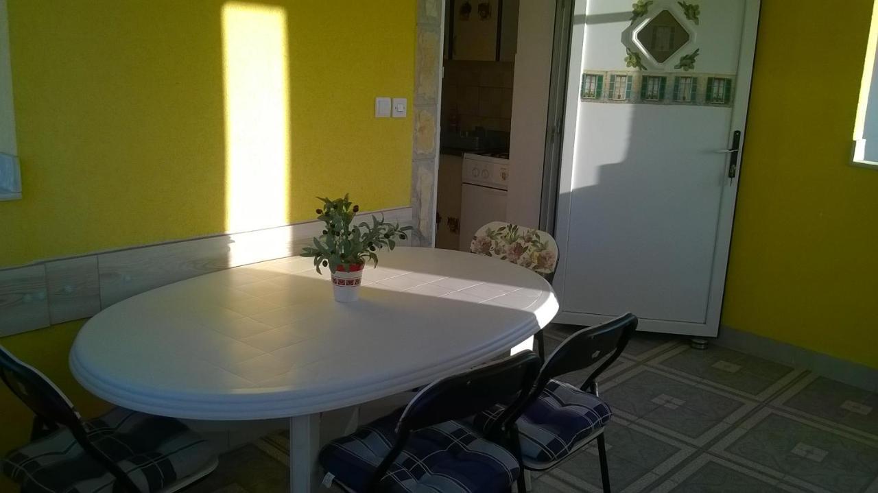 Apartmani Jakovljevic Murter Buitenkant foto