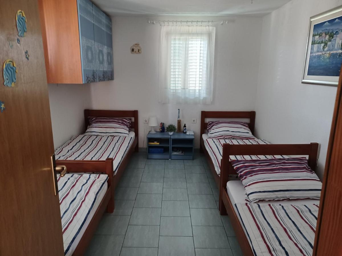 Apartmani Jakovljevic Murter Buitenkant foto