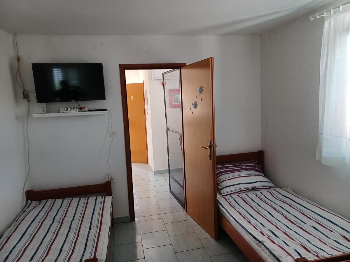 Apartmani Jakovljevic Murter Buitenkant foto
