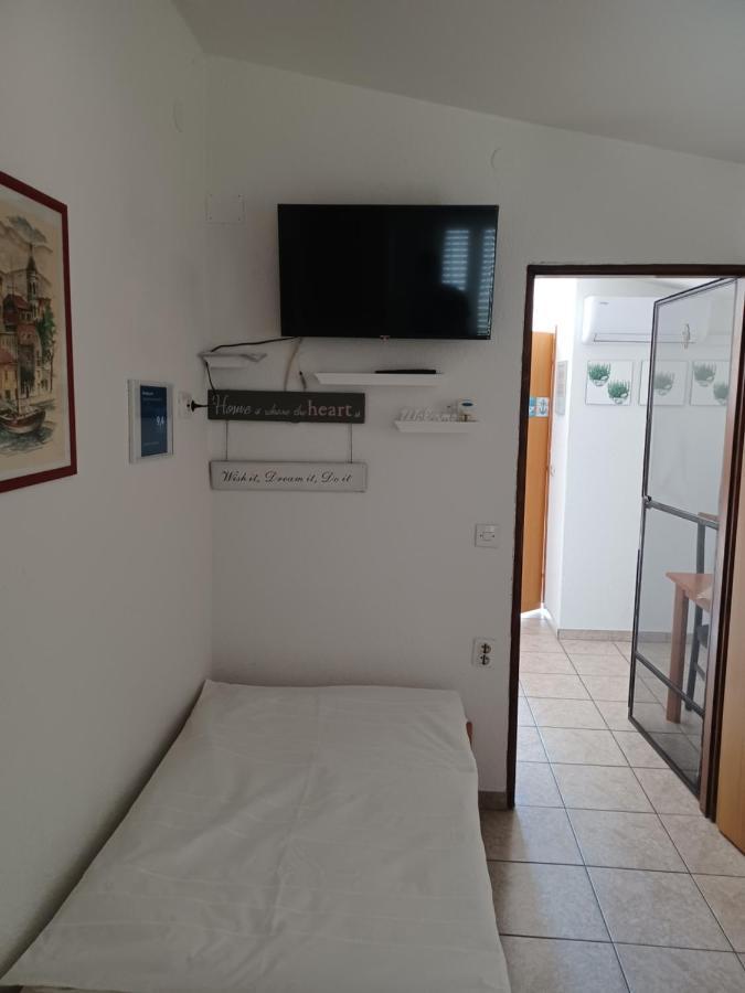 Apartmani Jakovljevic Murter Buitenkant foto