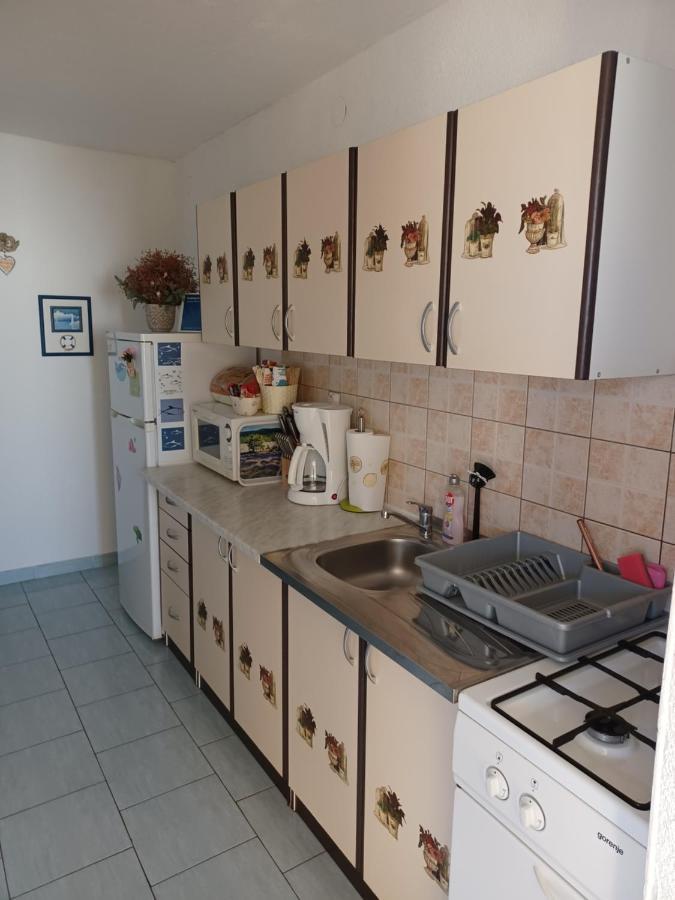 Apartmani Jakovljevic Murter Buitenkant foto