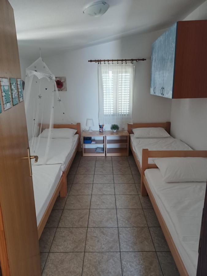 Apartmani Jakovljevic Murter Buitenkant foto