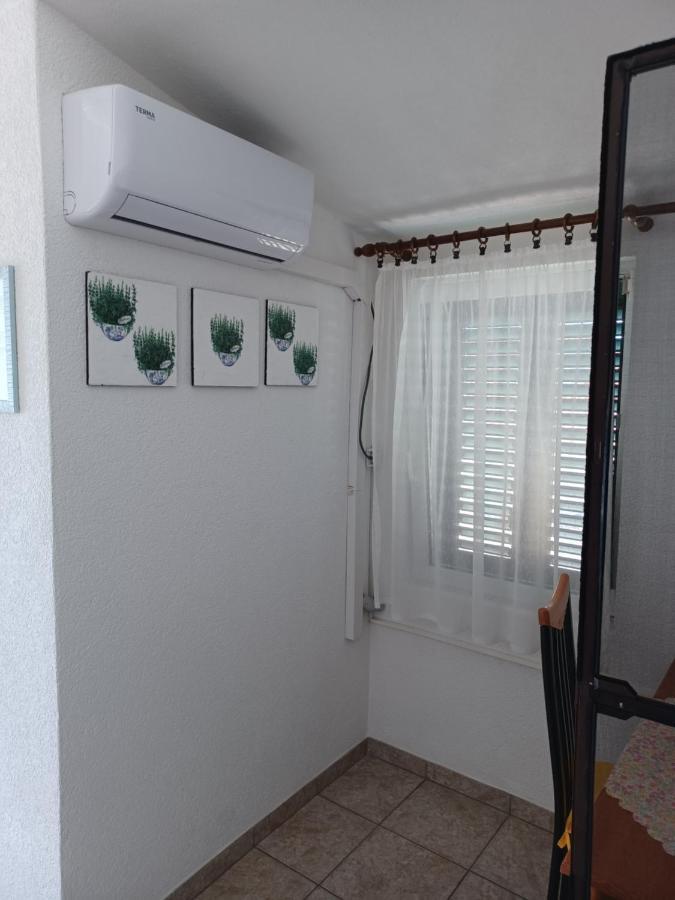 Apartmani Jakovljevic Murter Buitenkant foto